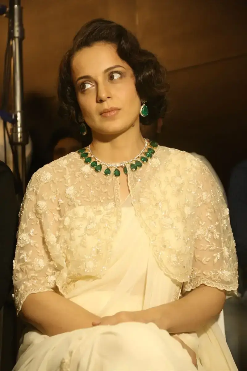 Kangana Ranaut in White Saree at Chandramukhi 2 Movie Press Meet